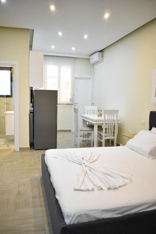 Delmar Apartments Golem  Ngoại thất bức ảnh