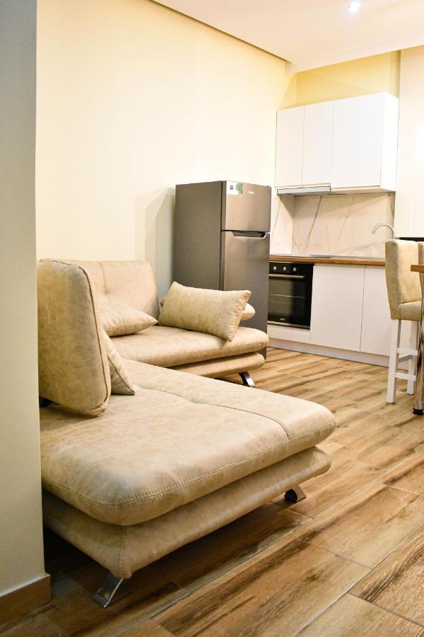 Delmar Apartments Golem  Ngoại thất bức ảnh
