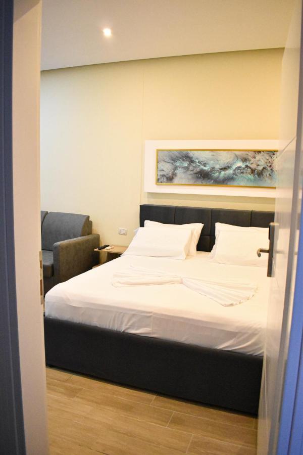 Delmar Apartments Golem  Ngoại thất bức ảnh