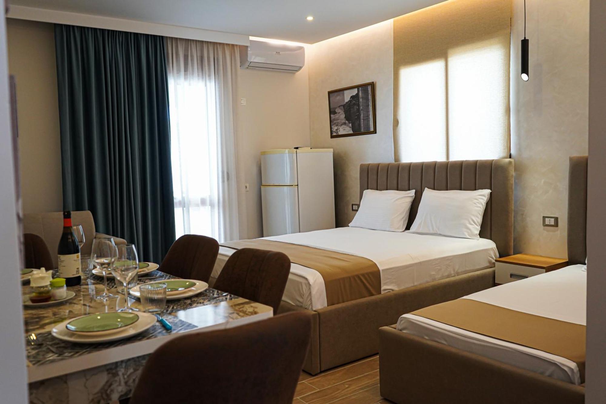 Delmar Apartments Golem  Ngoại thất bức ảnh